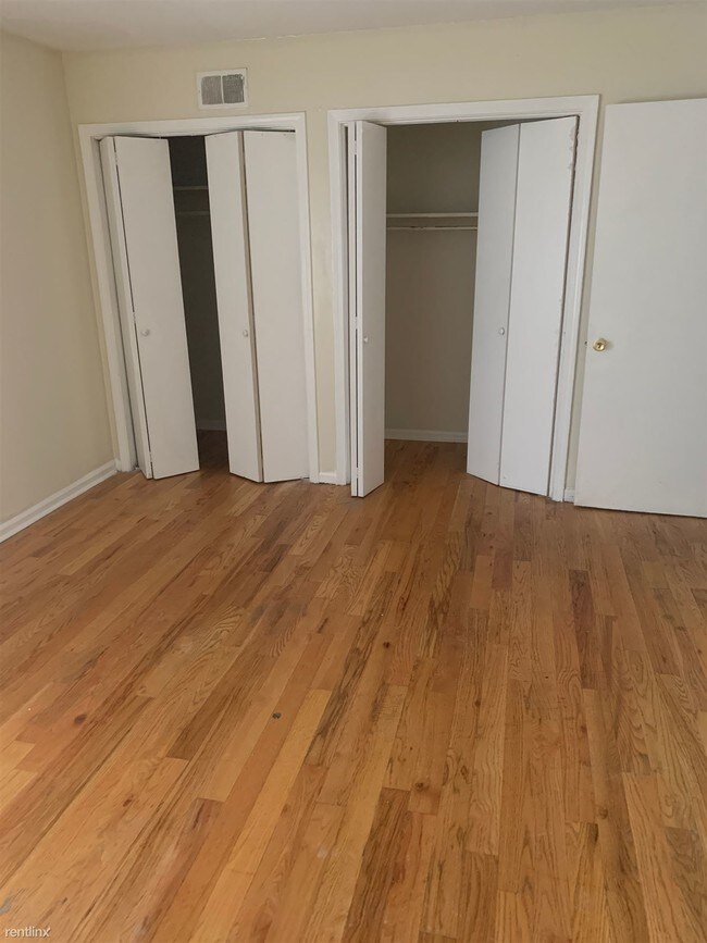 Building Photo - 3 br, 2 bath Duplex - 3754 Firethorne Driv...