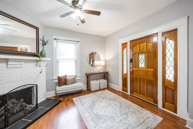 Building Photo - Quaint 2 Bedroom 1 Bath Home in Forest Hil...