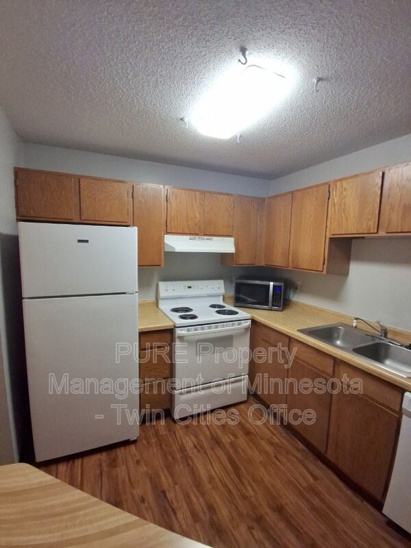 Foto del edificio - 3850 Plymouth Blvd