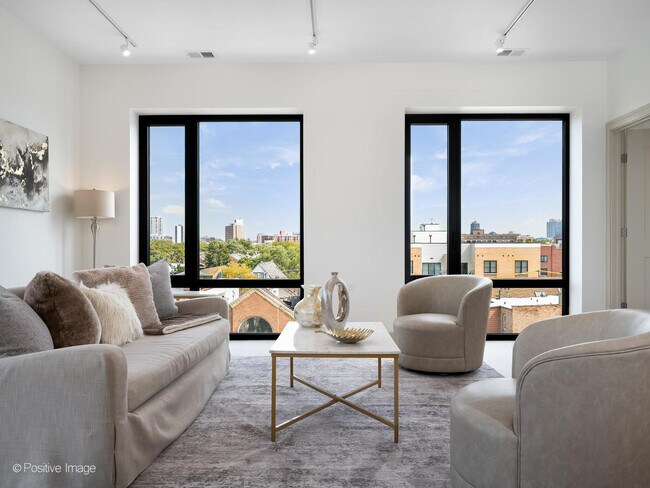 Foto del edificio - 3202 N Racine Ave