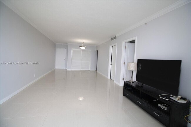 Foto del edificio - 3000 S Ocean Dr