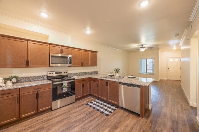 Building Photo - The Villas at Ellis Manor