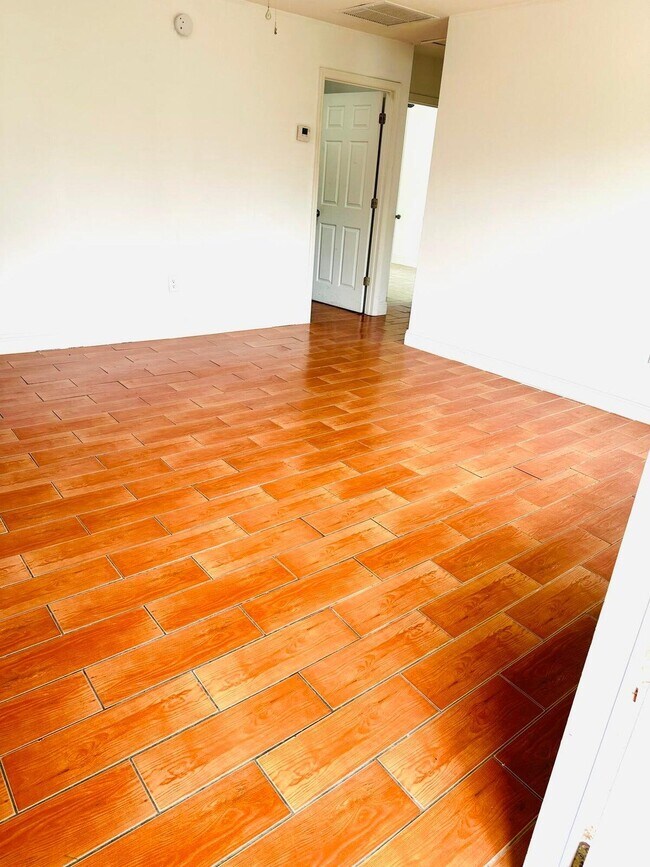 Foto del edificio - 1520 Barbarie Ln