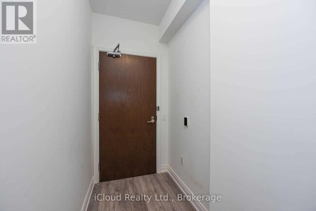 Building Photo - 1050 Main St E