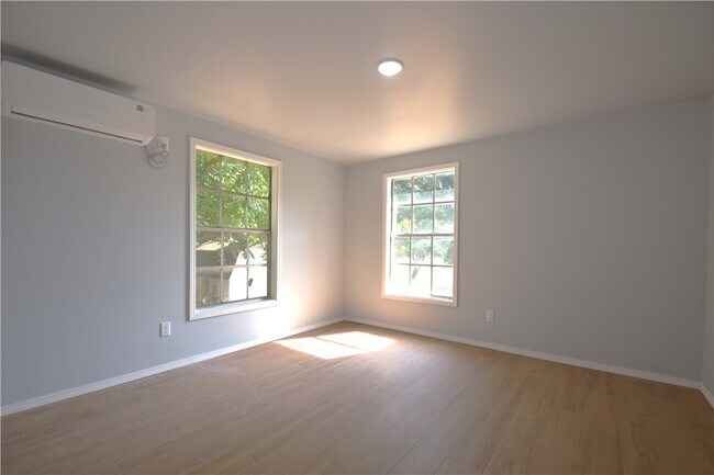 Foto del edificio - 10655 Keller Rd