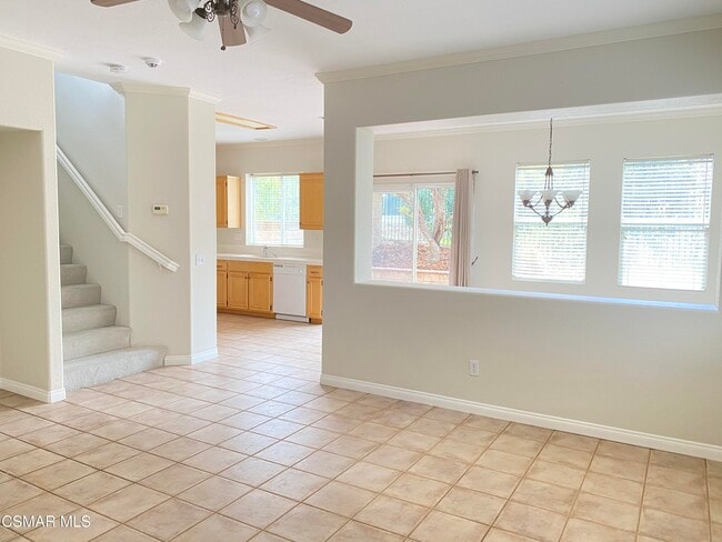 Building Photo - 559 Yarrow Dr