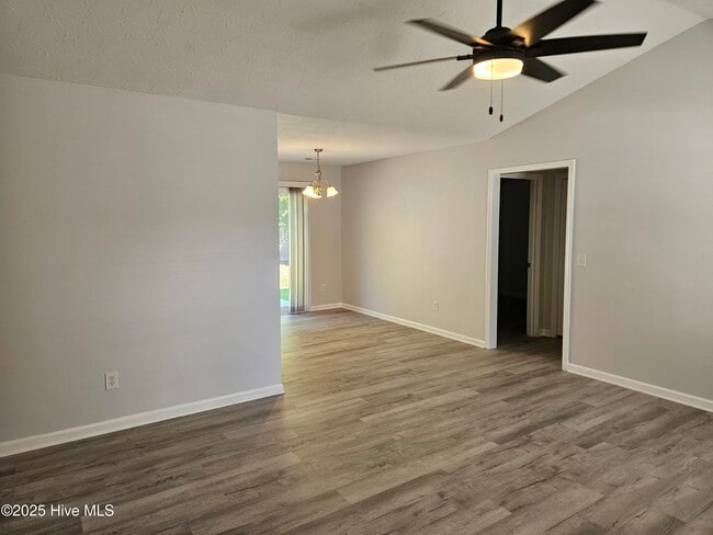 Building Photo - 112 Belvedere Dr
