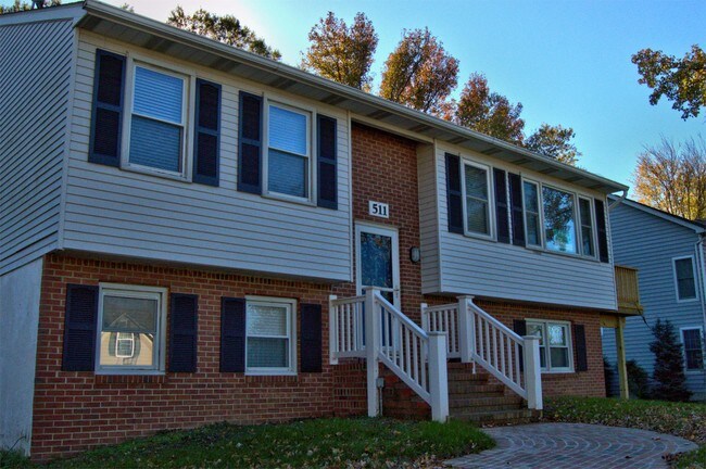 Building Photo - 511 Bayside Dr