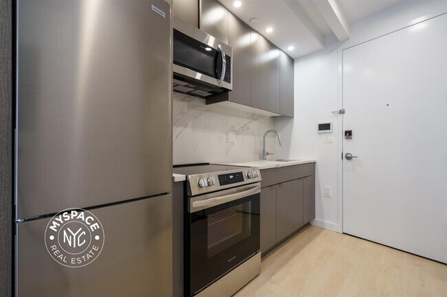 Foto del edificio - 1499 Bedford Ave