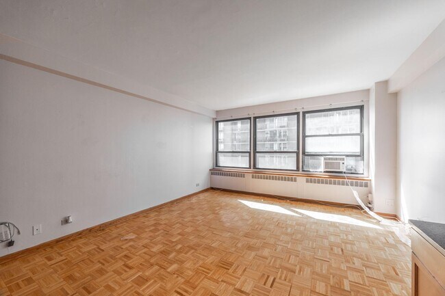 Foto del edificio - 4180 N Marine Dr