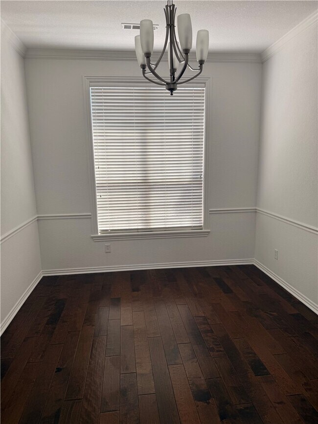 Foto del edificio - 5102 Roxbury Way