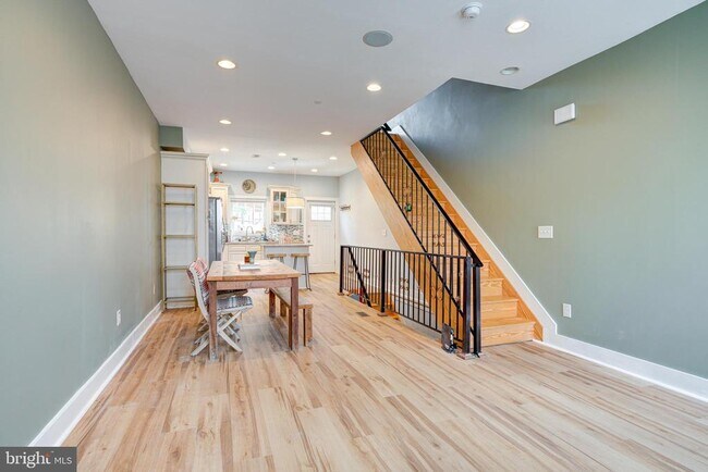 Building Photo - 1509 Dorrance St