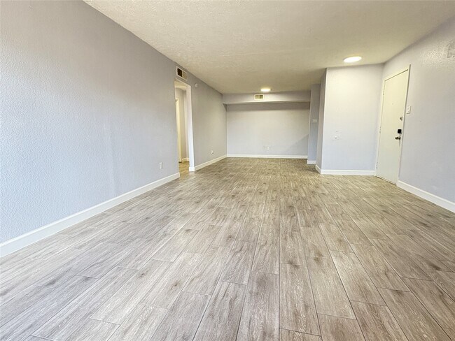 Foto del edificio - 10555 Turtlewood Ct