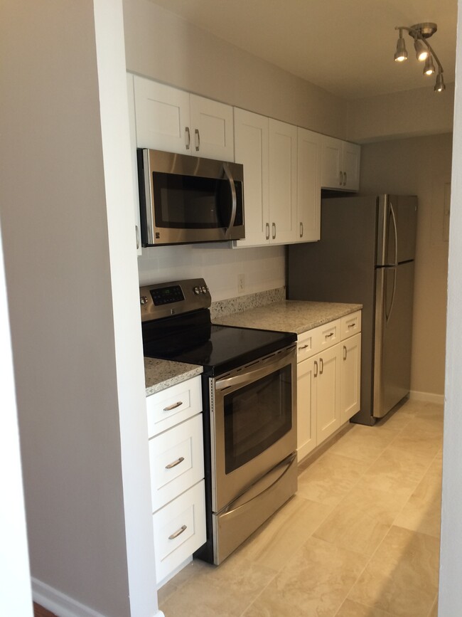 Kitchen - 2111 Wisconsin Ave NW