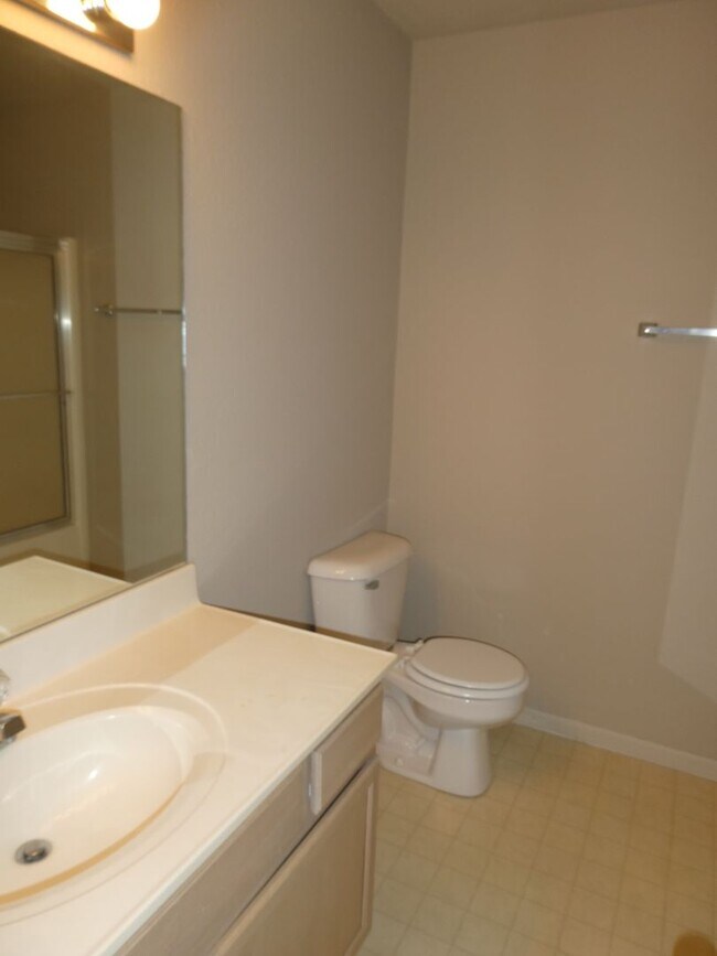 Building Photo - 1609 High Quest Cir