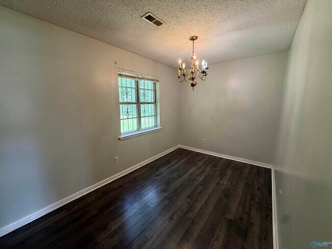 Foto del edificio - 5020 Ortega Cir NW