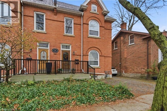 Building Photo - 196 Hatt St