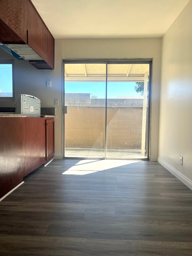 Building Photo - 5125 Bandera St