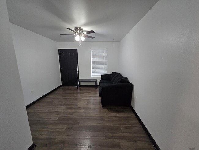 Building Photo - 947 Grebe St