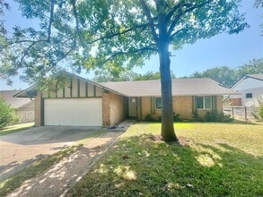 Building Photo - 9602 Chukar Cir