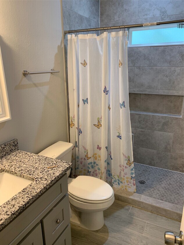 Building Photo - 15772 Aspen Dr