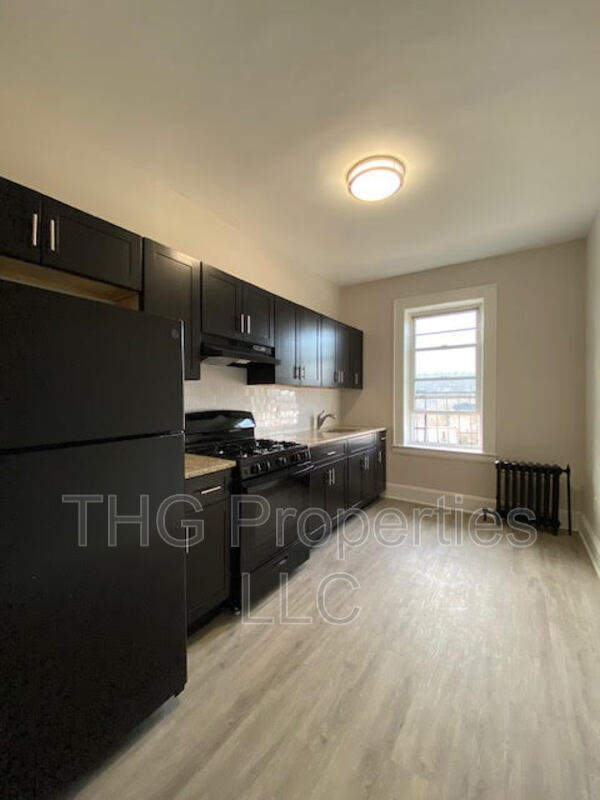 Foto del edificio - 671 Lincoln Ave