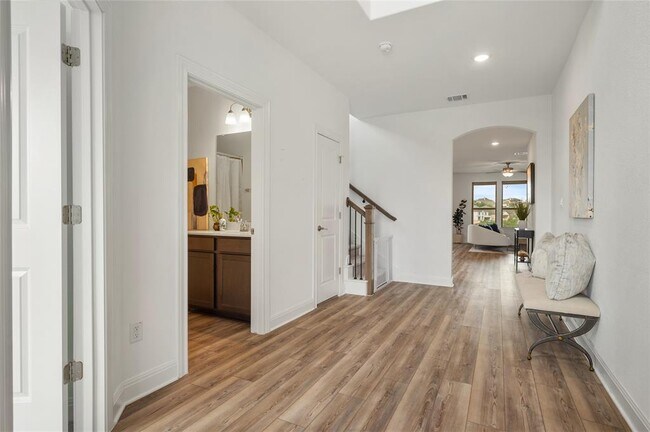 Foto del edificio - 6605 Apache Plum Ln