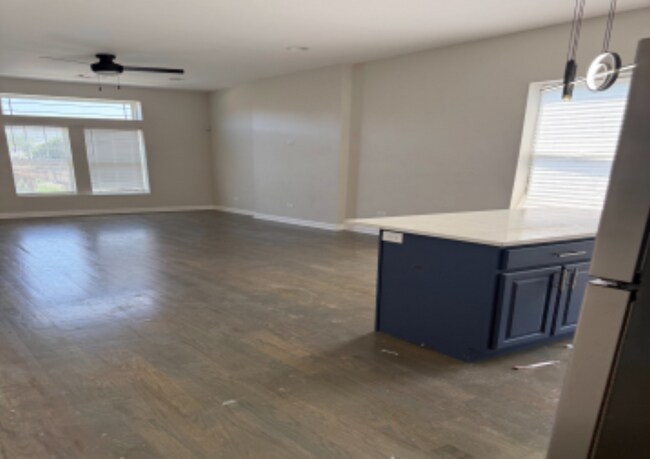 Foto del edificio - 5910 S Michigan Ave