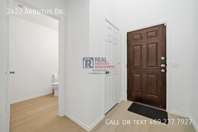 Foto del edificio - 2422 Arbutus Dr