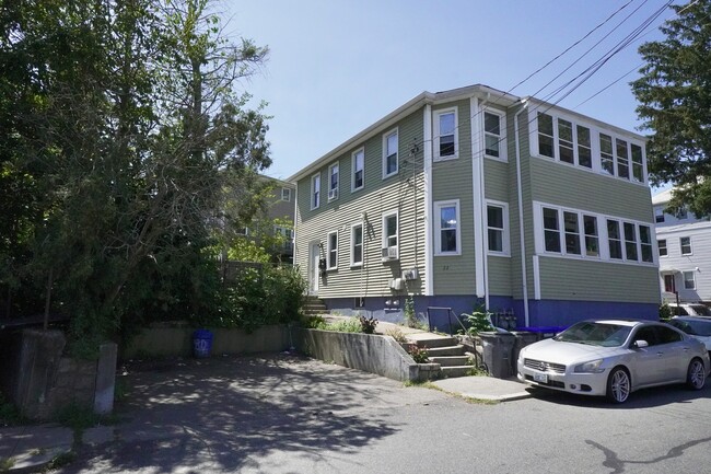 Building Photo - 22 Veazie St