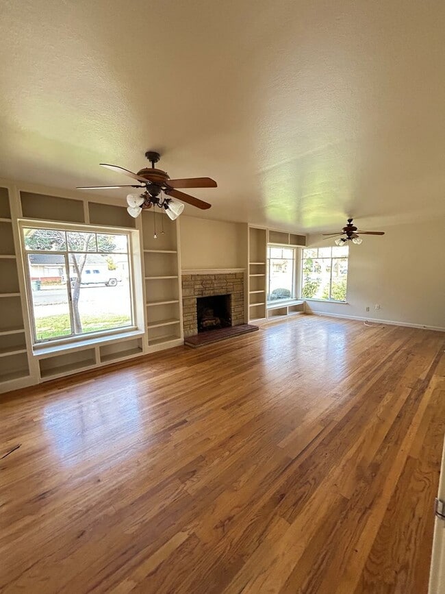 Foto del edificio - 3 Bedroom 2 Bathroom Single-Story House