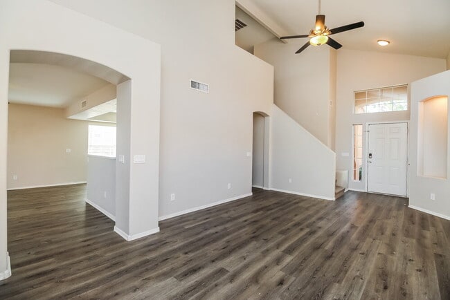 Building Photo - 645 S Balboa
