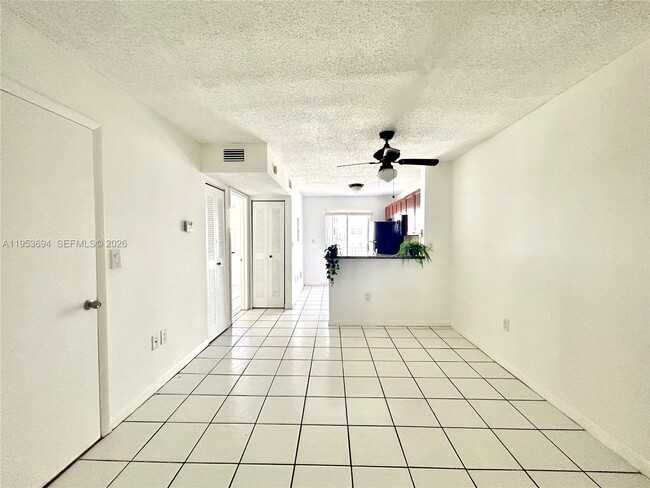 Foto del edificio - 2575 SW 27th Ave