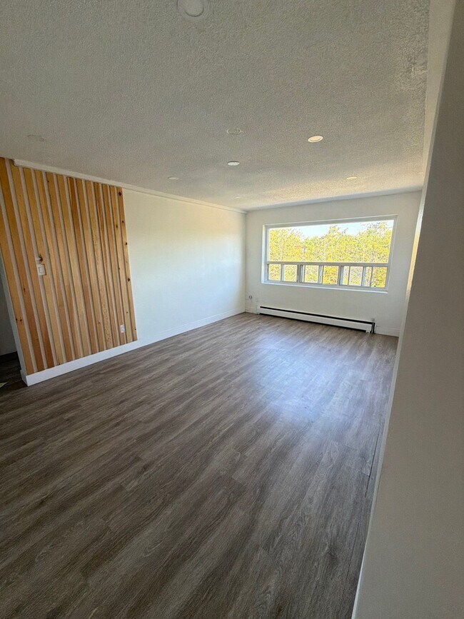 Building Photo - MODERN 1BD IN SOUTH KITCHENER