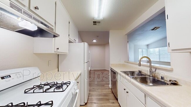 Building Photo - 1485 Bradford Way