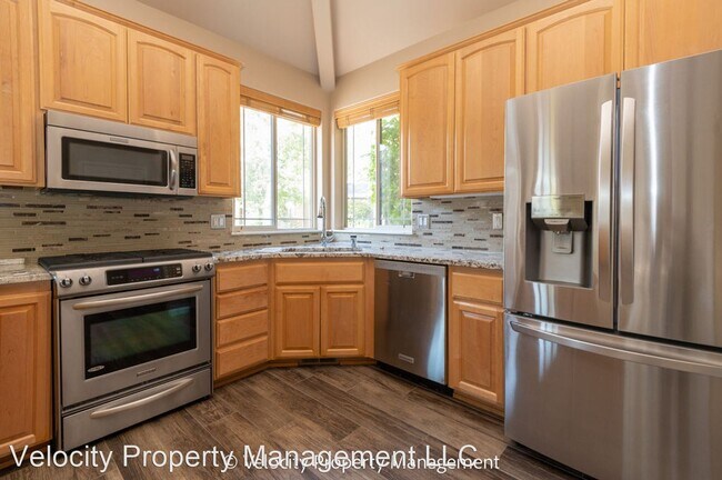 Building Photo - 3 br, 4 bath House - 61729 Metolius Dr.