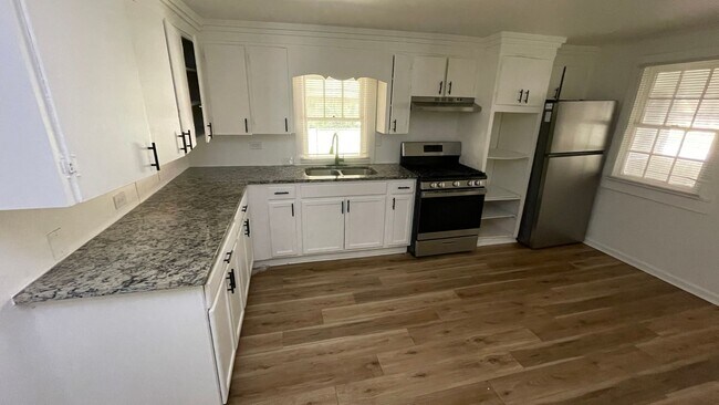 Foto del edificio - 1322 W 21st St