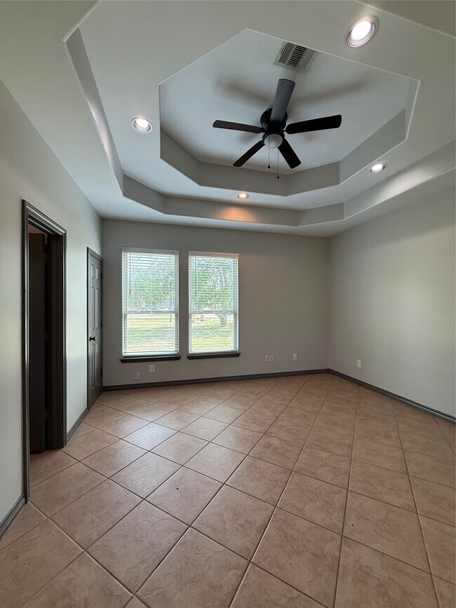 Foto del edificio - 1014 1 Oak Chase Rd