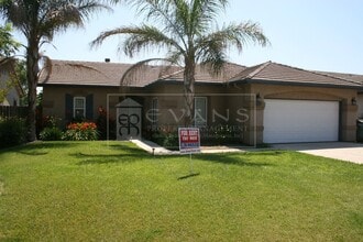 Building Photo - 1044 S Rio Linda St