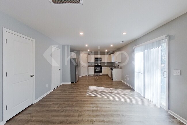 Foto del edificio - 2639 Provence Dr SE