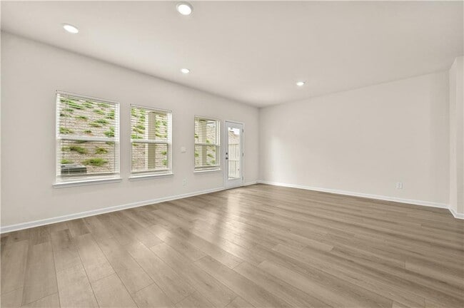 Foto del edificio - 3635 Shore Wood Ave