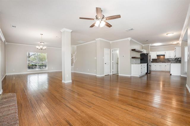 Foto del edificio - 1801 Country Walk Ln