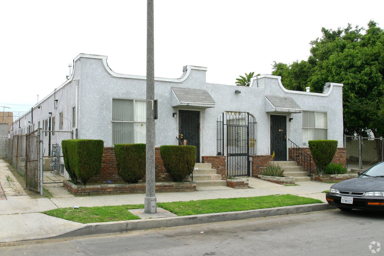 Building Photo - 1709 Lewis Street Unit 2