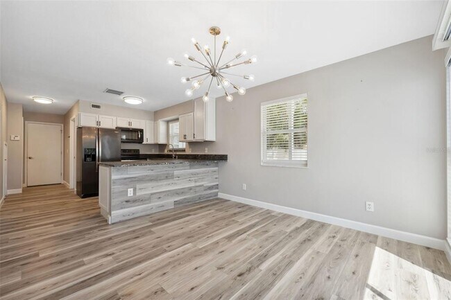 Building Photo - 428 W Klosterman Rd