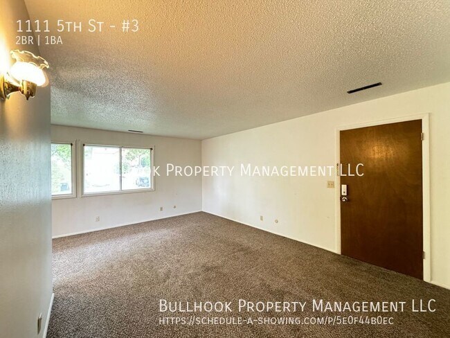 Foto del edificio - 2 bedroom apartment in nice 4 plex