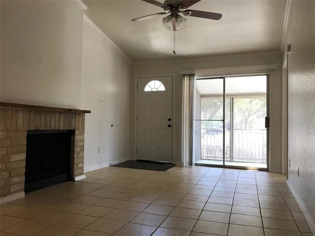 Foto del edificio - 718 Memorial Mews St