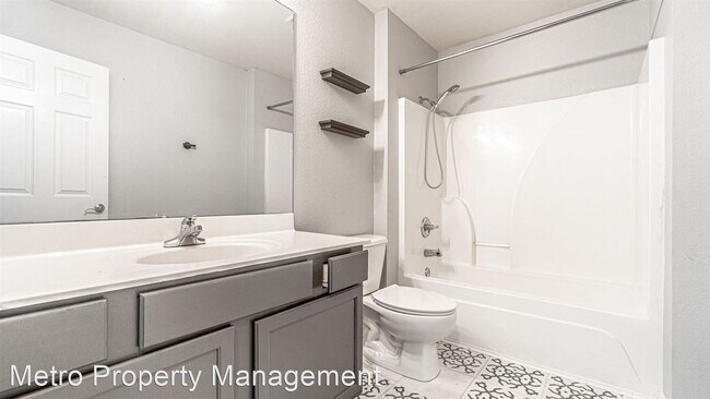 Building Photo - 3 br, 2 bath House - 17 Melbourne Dr.