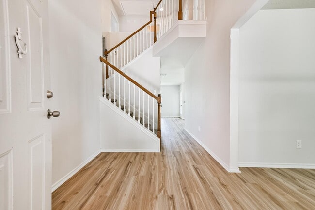 Building Photo - 106 Mango St