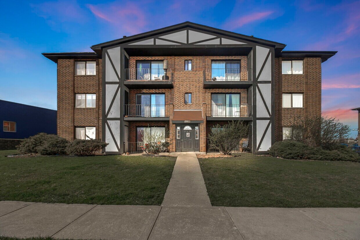 Primary Photo - 16622 Theresa Ln