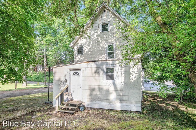 Building Photo - 3 br, 1 bath House - 1002 Charlotte Avenue